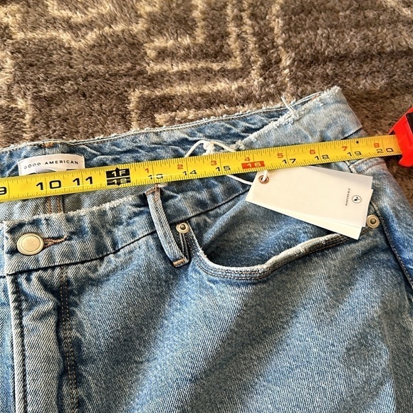 NWT Good American The Weekender High Rise Girlfriend Straight Distressed Jeans - Picture 11 of 11